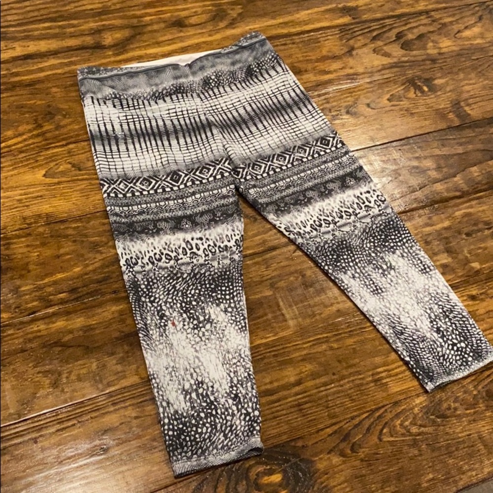 Tribal black and grey crop leggings